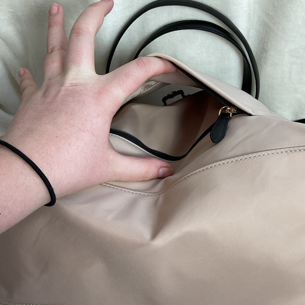Kate Spade New York Weekender Bag Beige Black Fits over Suitcase 15" in Laptop - Picture 8 of 13